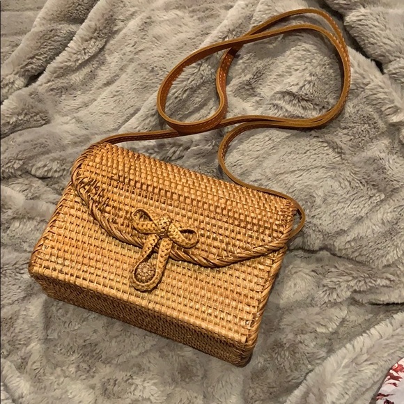 rattan woven crossbody camera bag - Picture 3 of 3